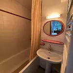 Astazou - Avec Balcon Au Centre De Mae-8554 아파트 *