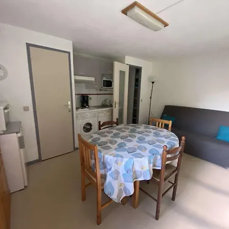 Résidence Astazou - Avec Balcon Au Centre De Mae-8554